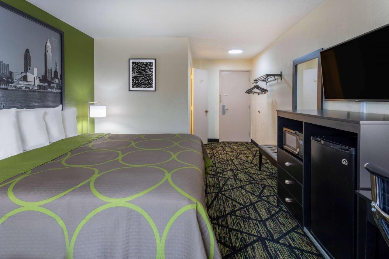 Hotel Super 8 By Wyndham Wooster Exteriér fotografie